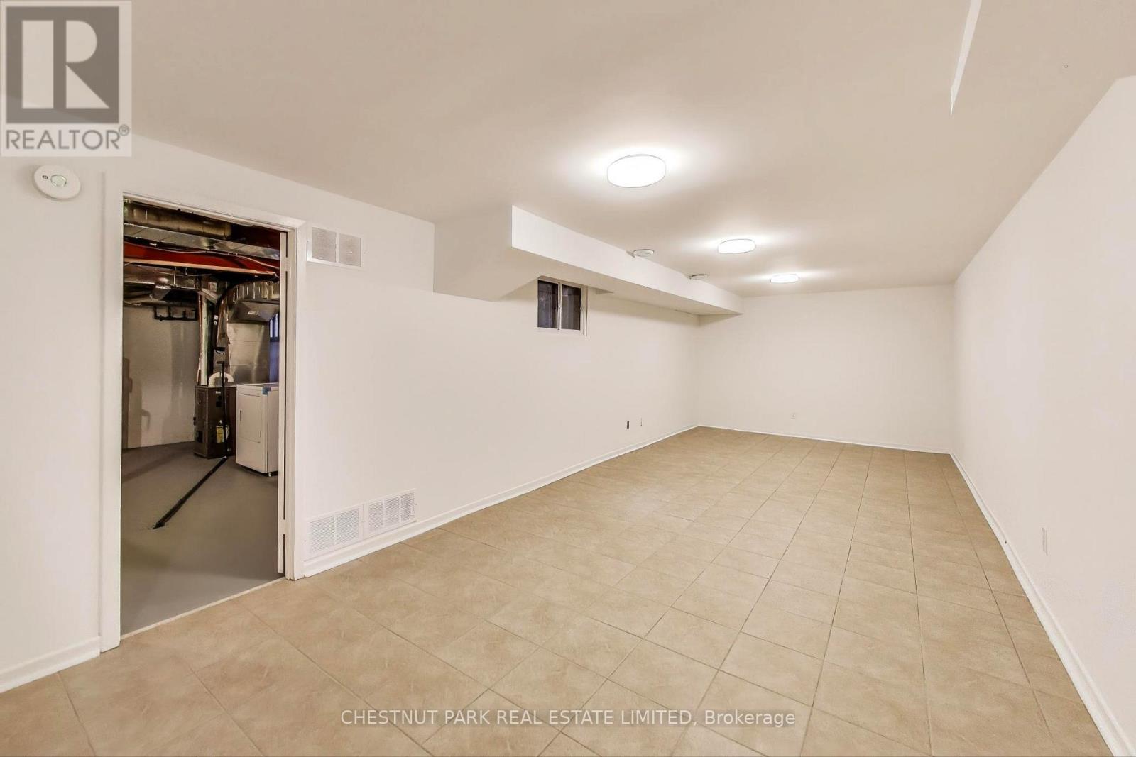 Photo 30 of 53 396 Woodsworth Road, Toronto ON