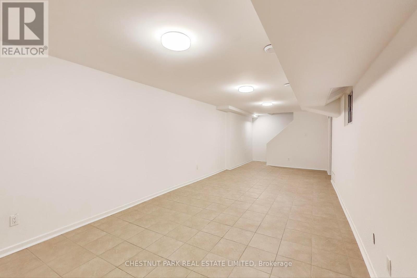 Photo 31 of 53 396 Woodsworth Road, Toronto ON
