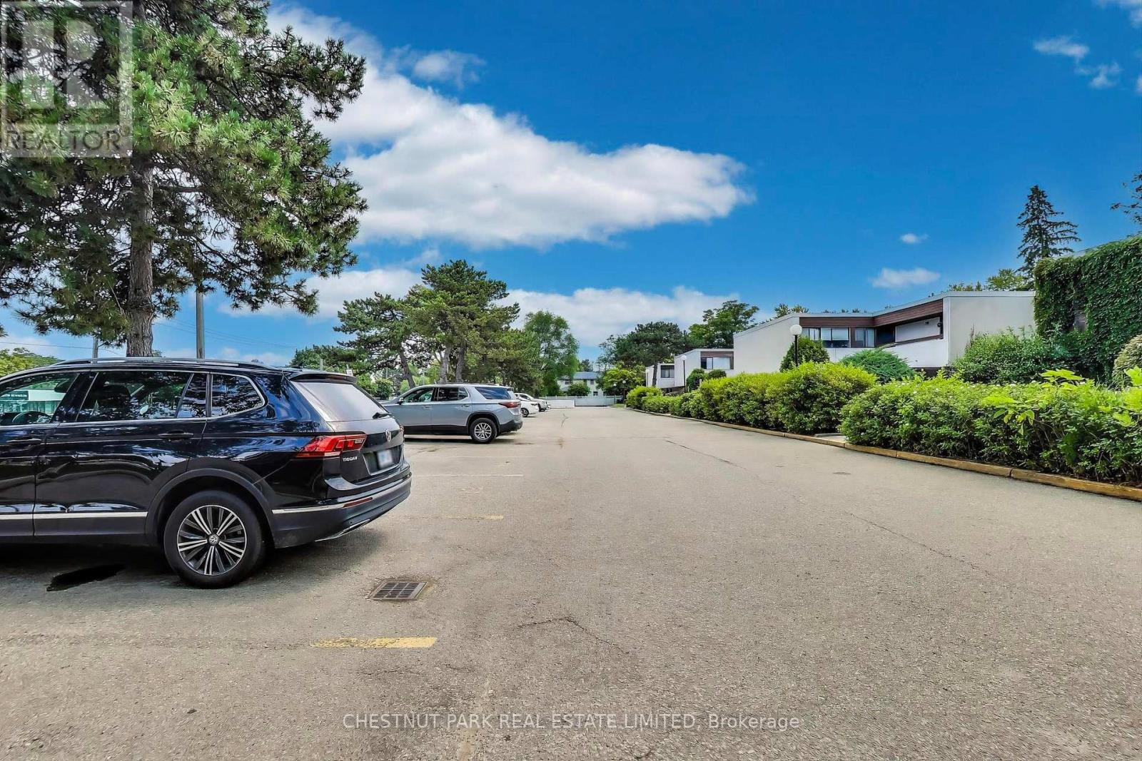 Photo 36 of 53 396 Woodsworth Road, Toronto ON