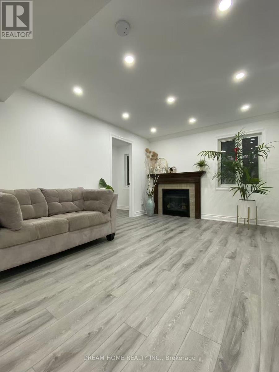 Photo 6 of 1011 Hinterland Circuit, Oshawa ON