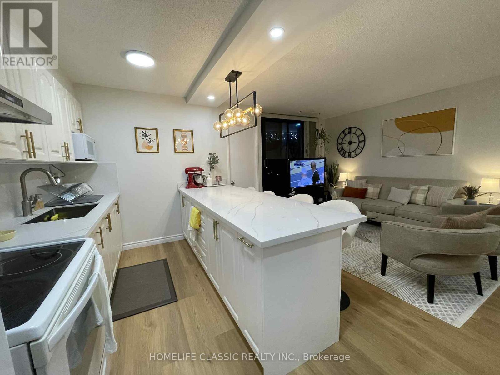 Photo 10 of 603 90 Ling Road, Toronto ON