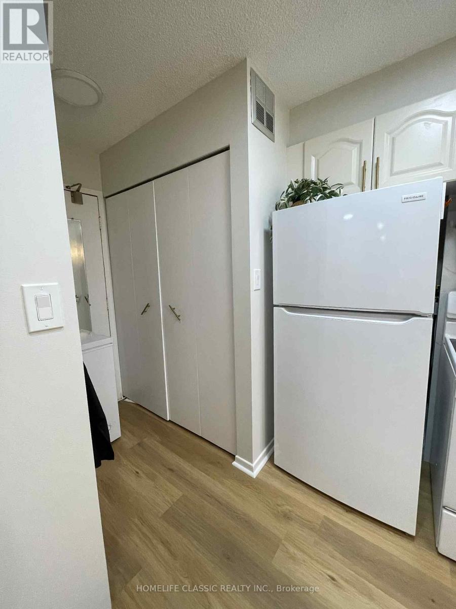 Photo 12 of 603 90 Ling Road, Toronto ON