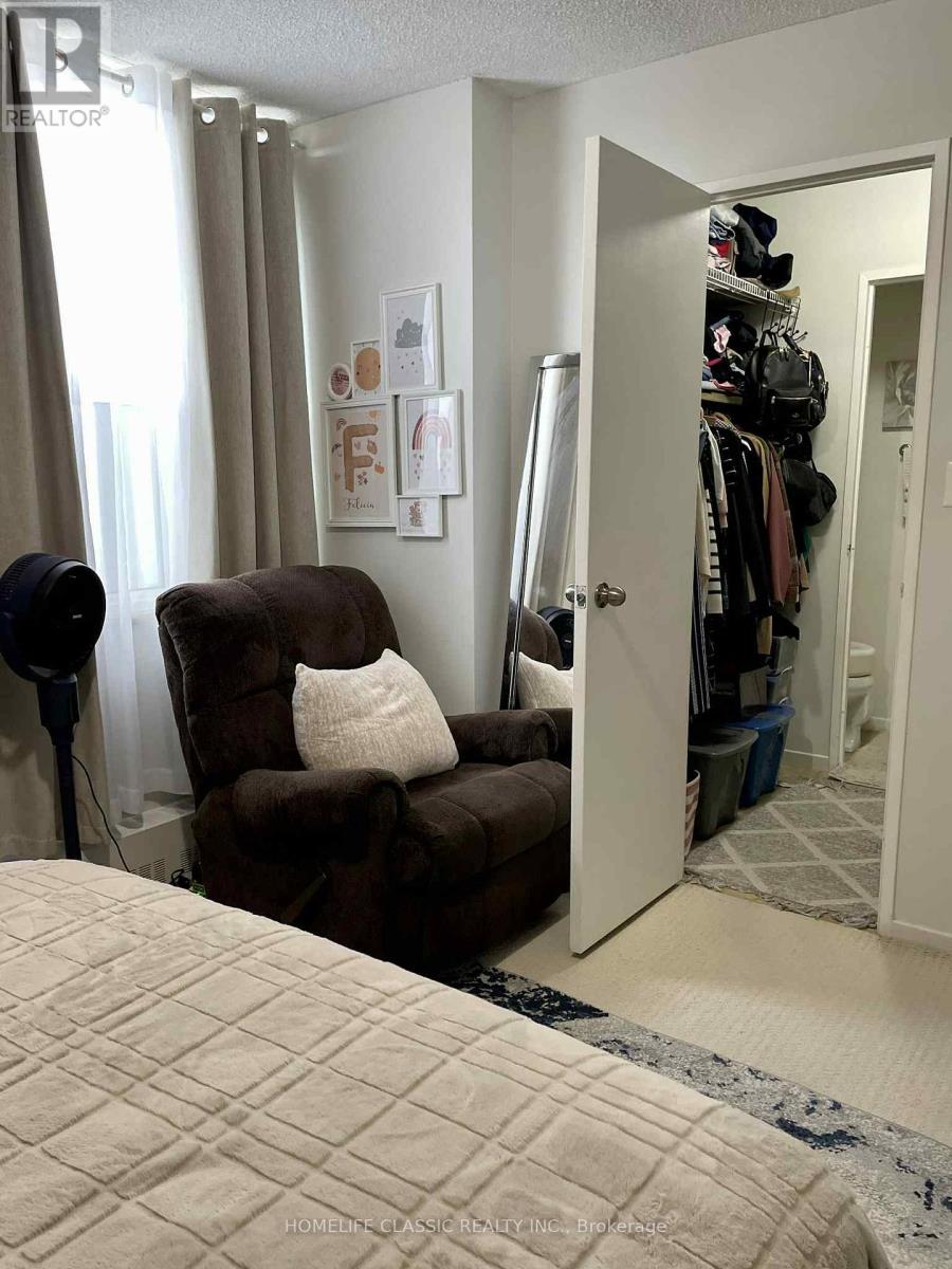 Photo 14 of 603 90 Ling Road, Toronto ON