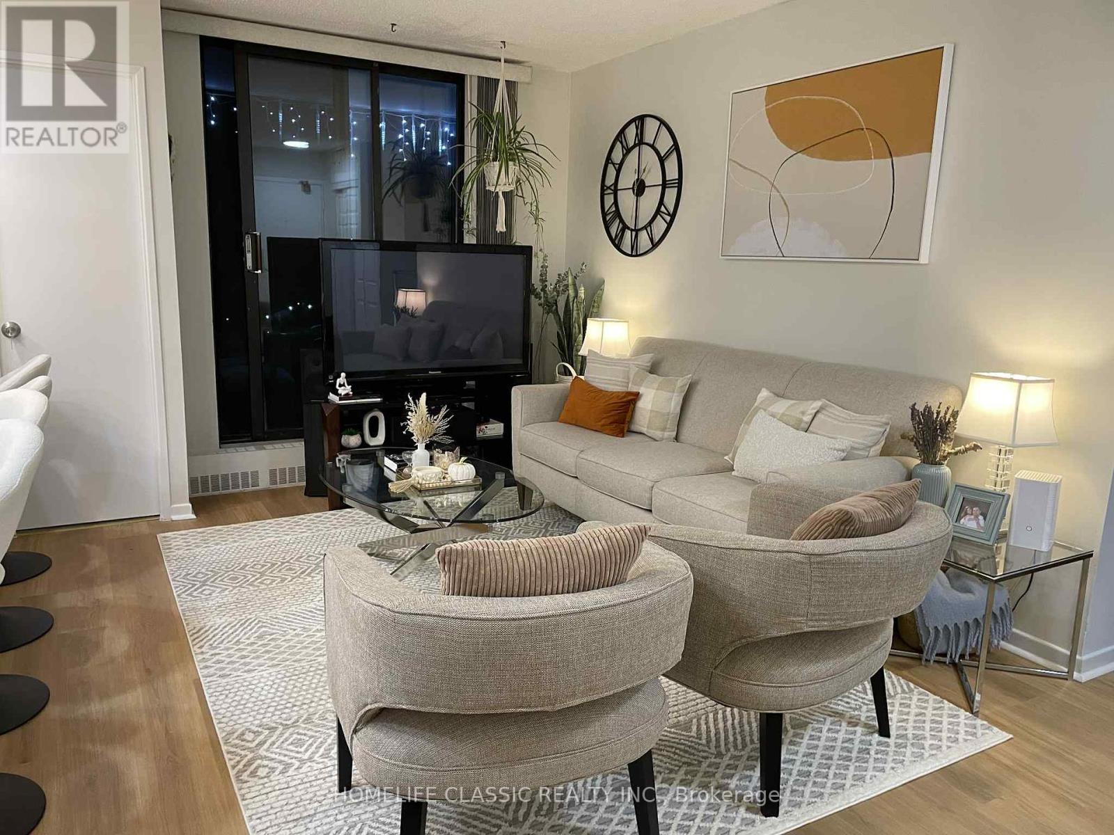 Photo 3 of 603 90 Ling Road, Toronto ON