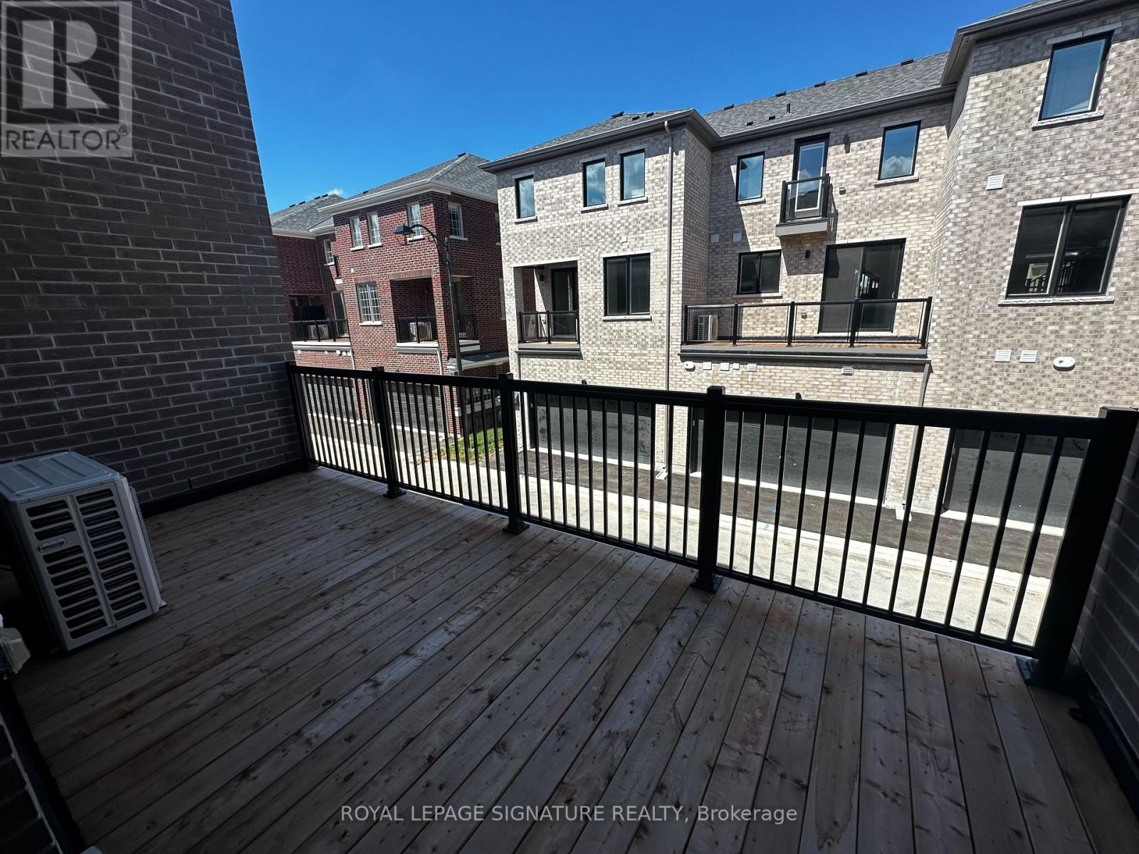 Photo 11 of 7 1259 Lily Crescent, Milton ON