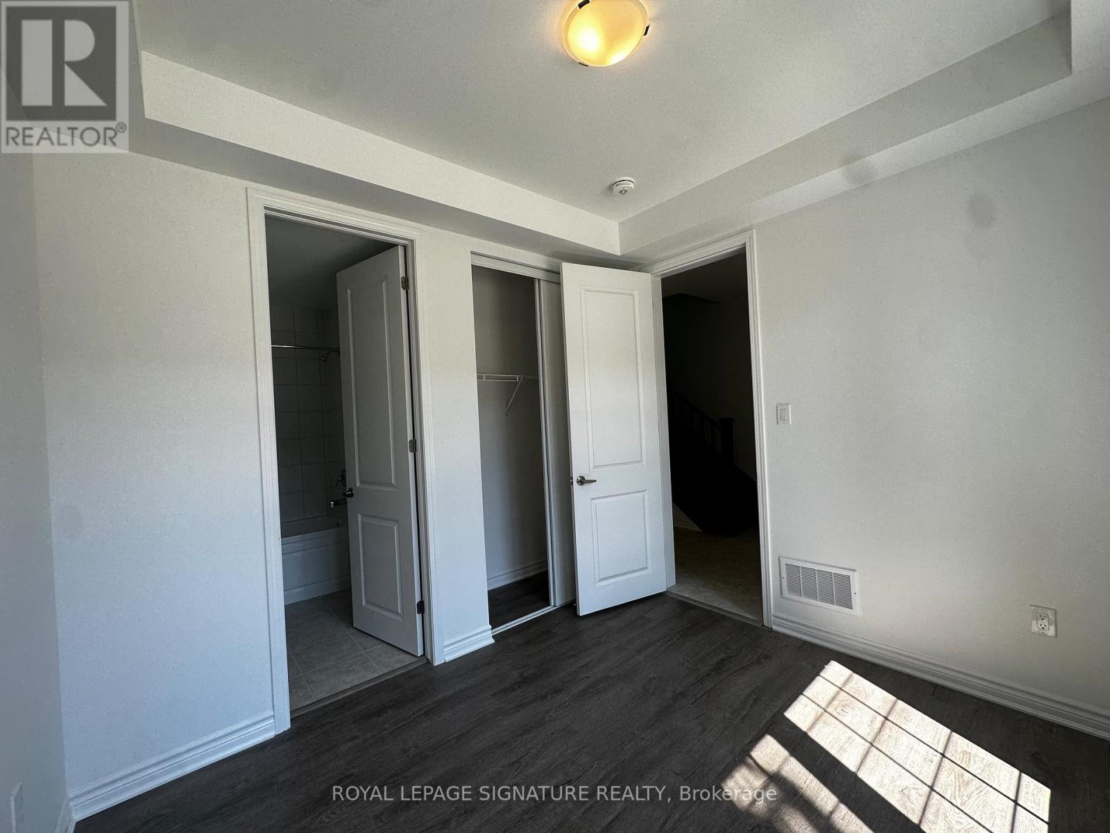 Photo 8 of 7 1259 Lily Crescent, Milton ON