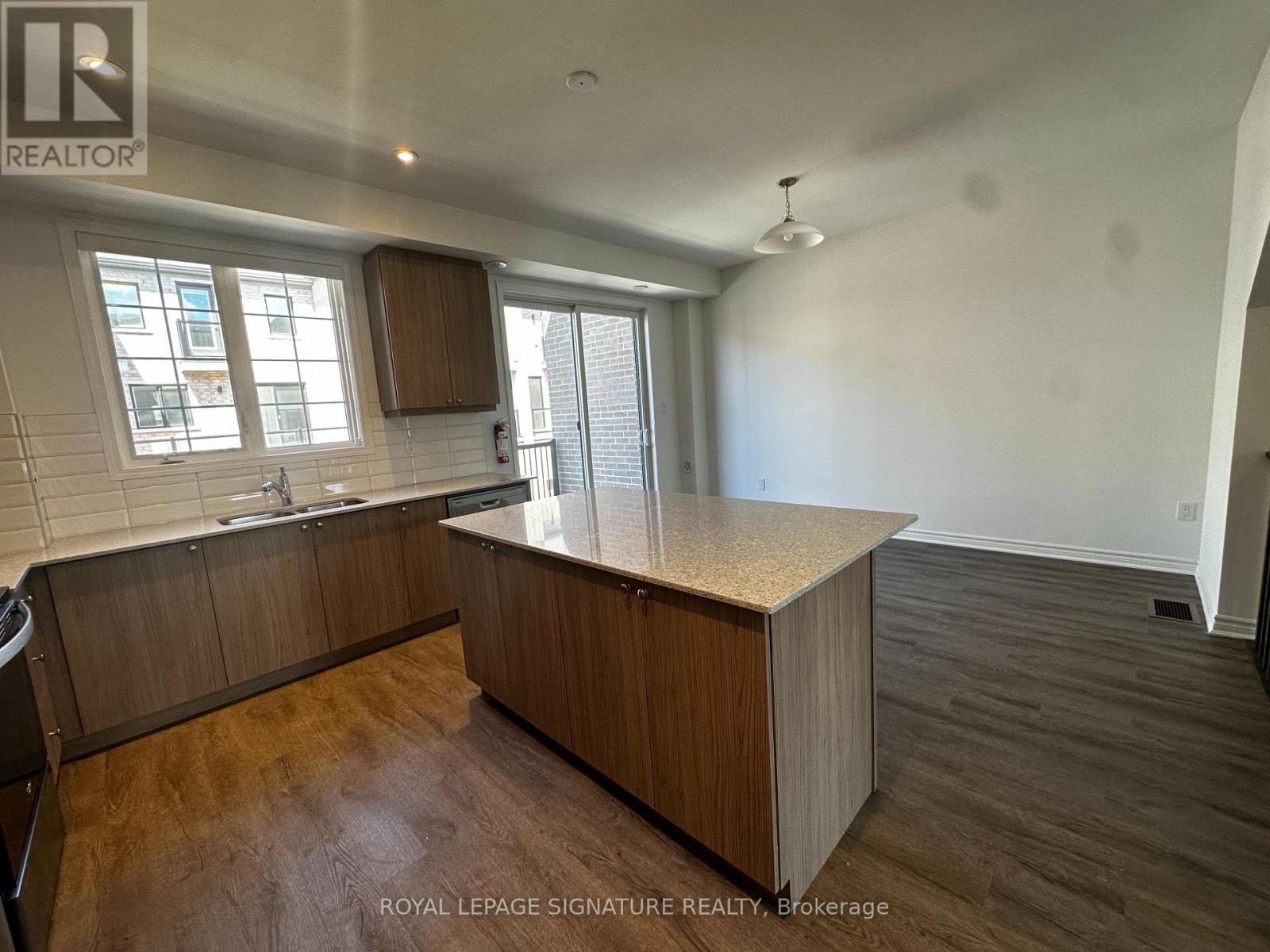 Photo 4 of 7 1259 Lily Crescent, Milton ON