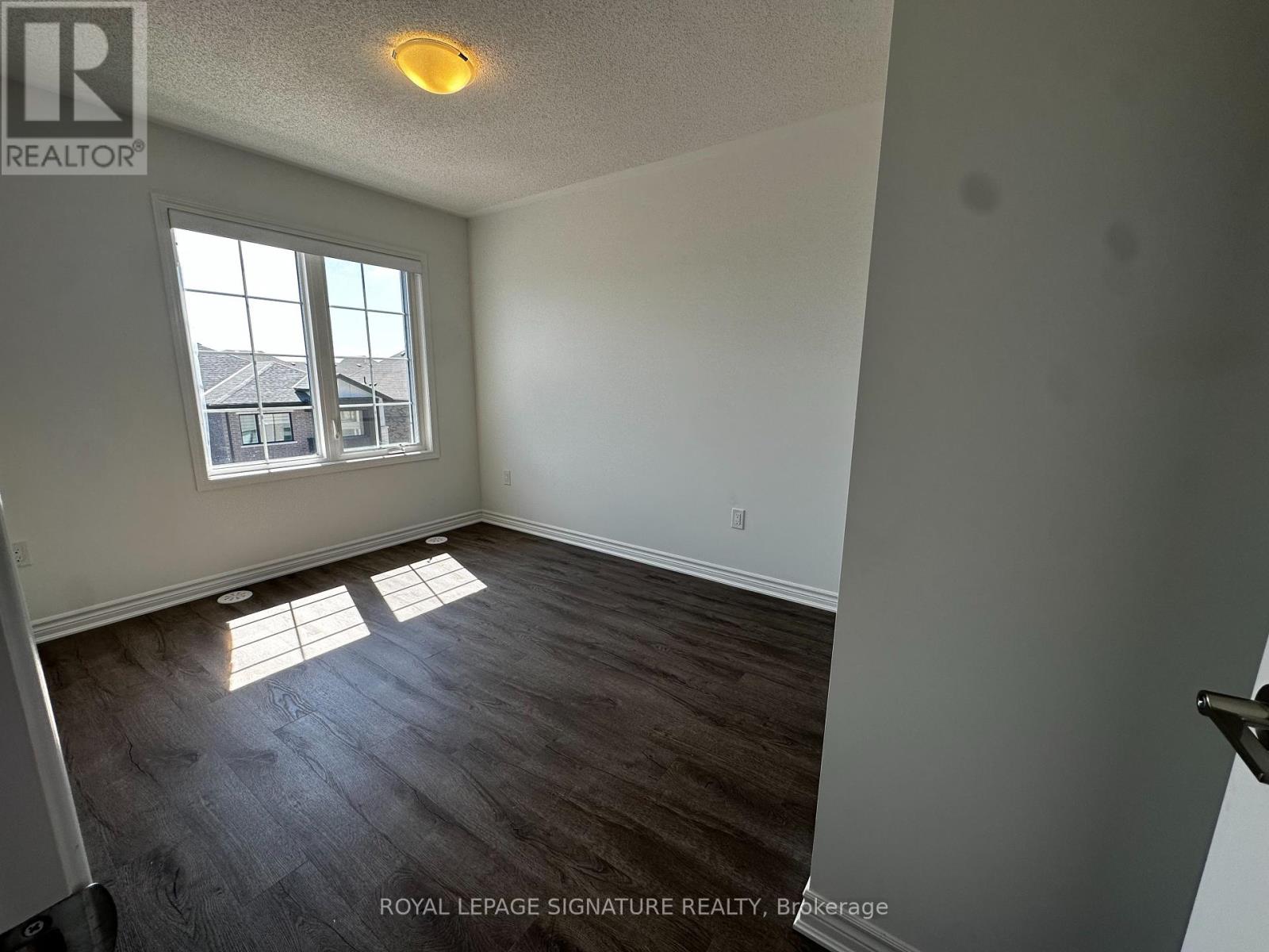 Photo 11 of 6 1259 Lily Crescent, Milton ON
