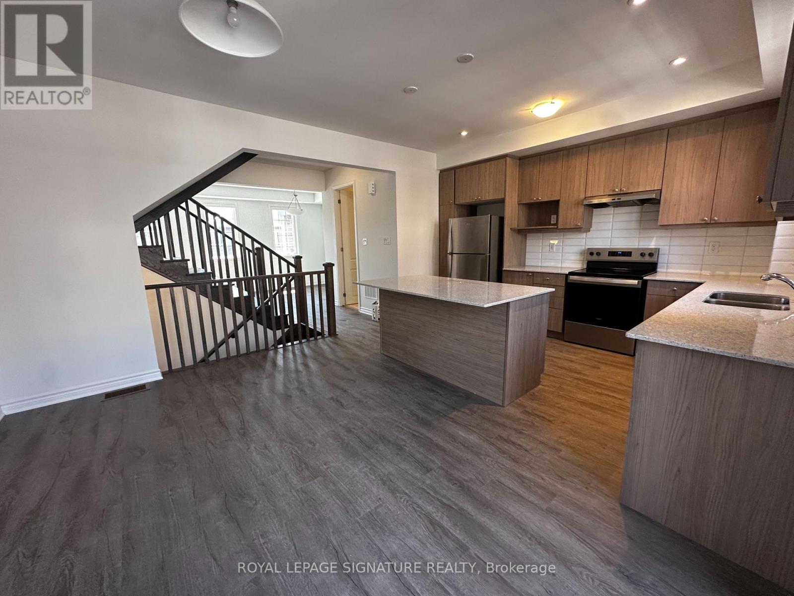 Photo 2 of 7 1259 Lily Crescent, Milton ON