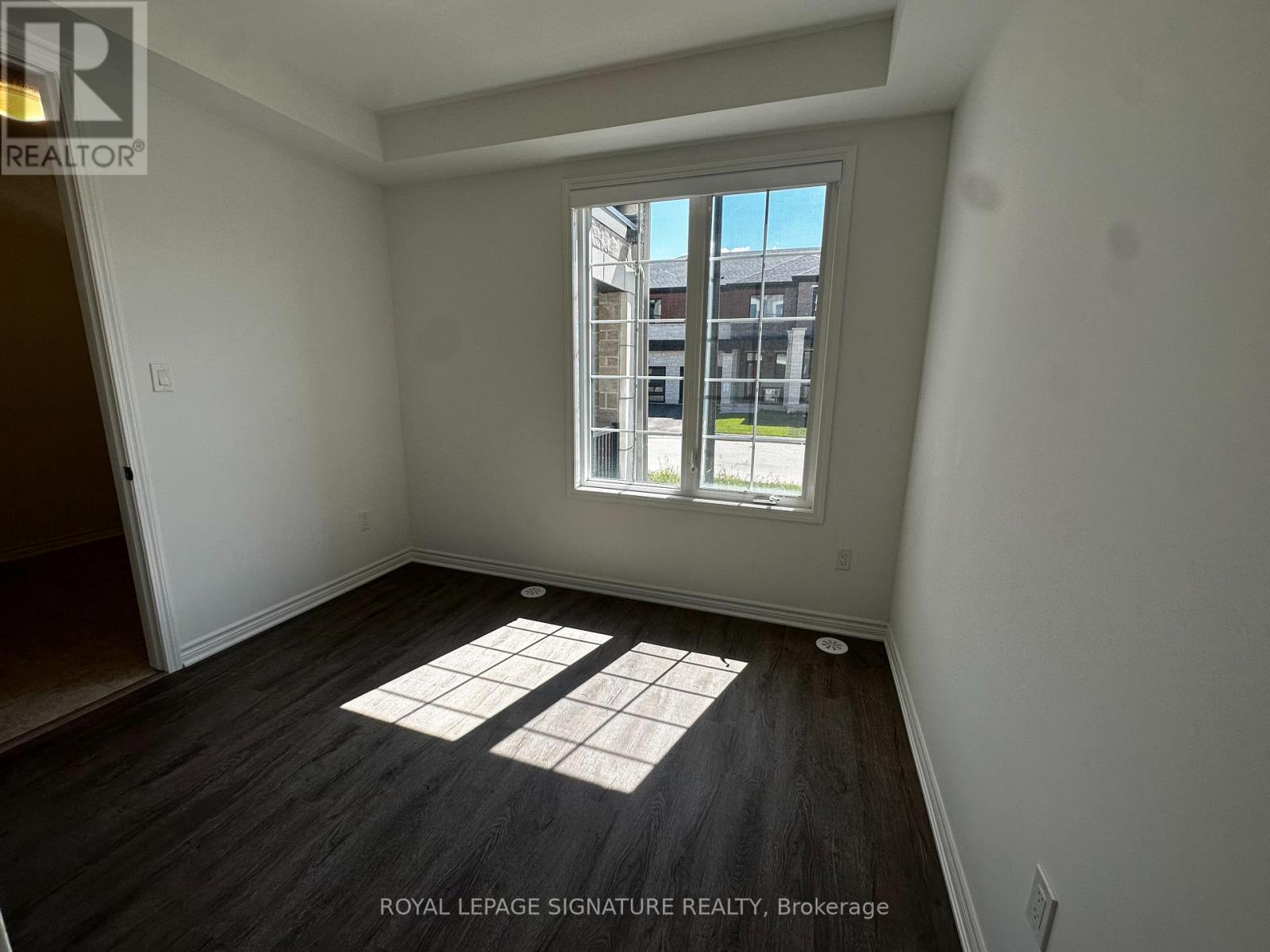 Photo 10 of 6 1259 Lily Crescent, Milton ON