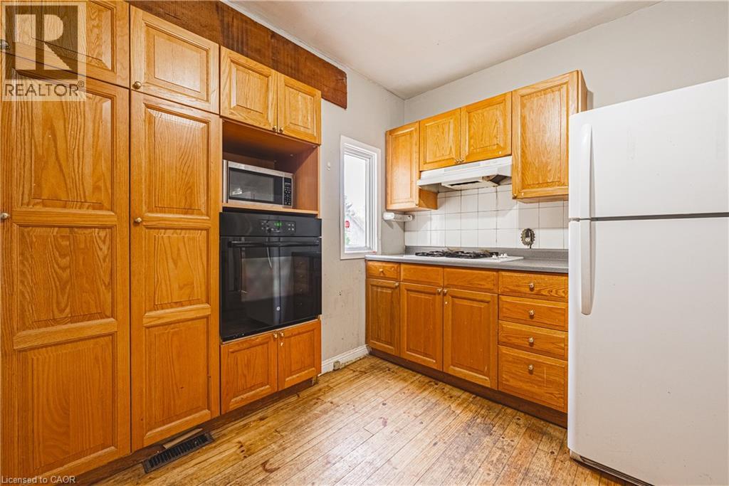Photo 12 of 70 Hillview Street, Hamilton ON