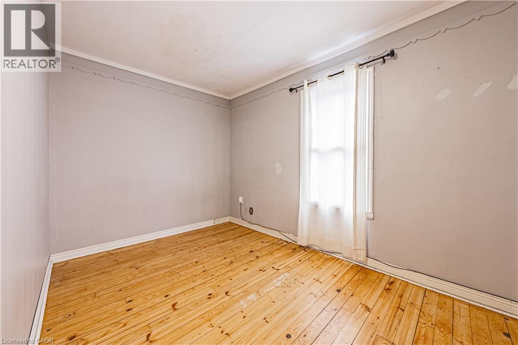 Photo 13 of 70 Hillview Street, Hamilton ON