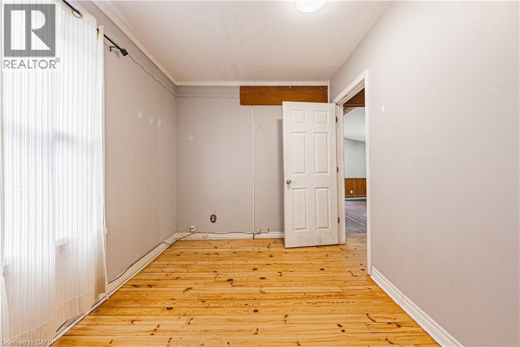 Photo 14 of 70 Hillview Street, Hamilton ON