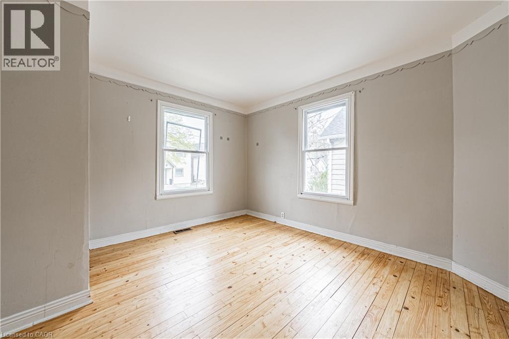 Photo 15 of 70 Hillview Street, Hamilton ON