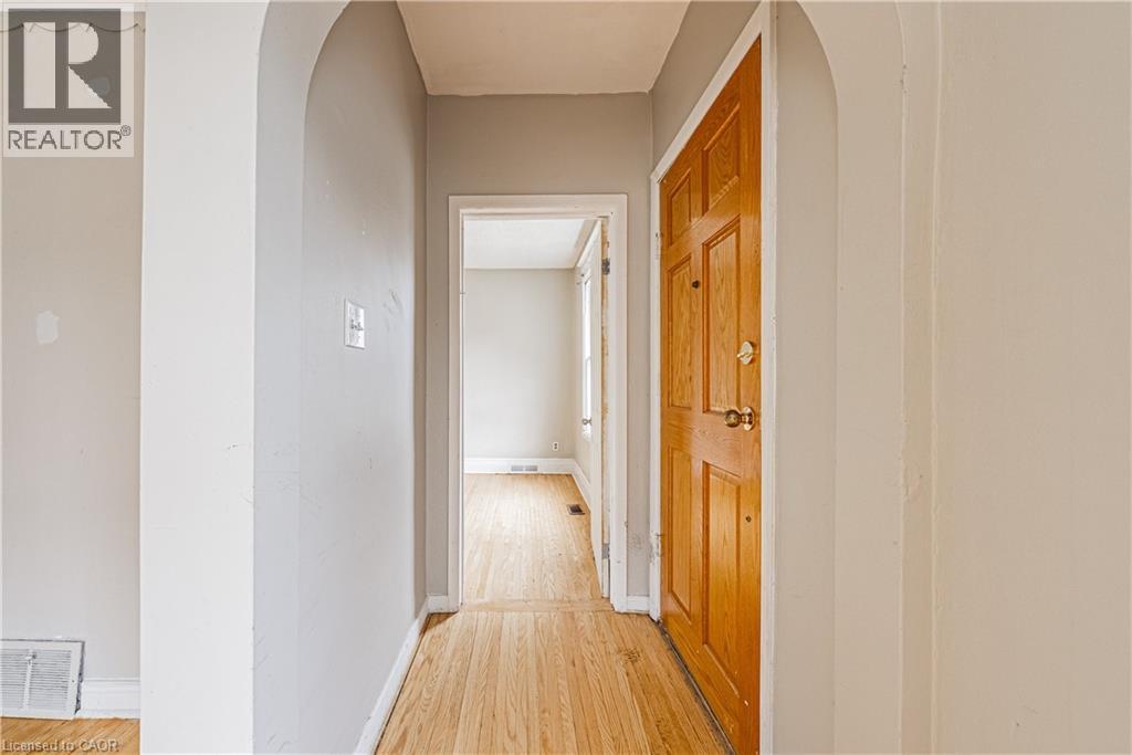 Photo 17 of 70 Hillview Street, Hamilton ON