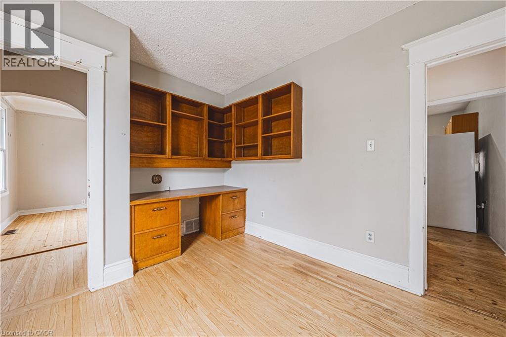 Photo 18 of 70 Hillview Street, Hamilton ON