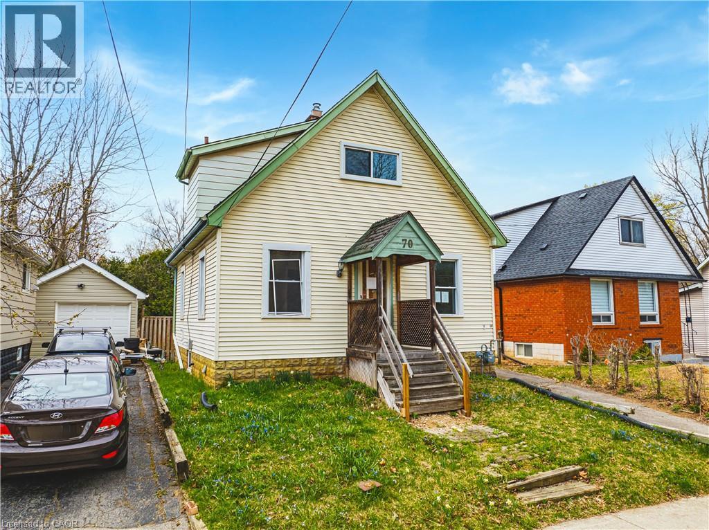 Photo 2 of 70 Hillview Street, Hamilton ON