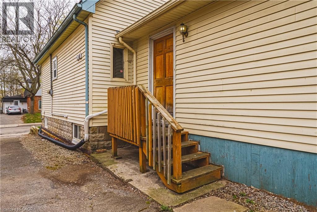 Photo 32 of 70 Hillview Street, Hamilton ON