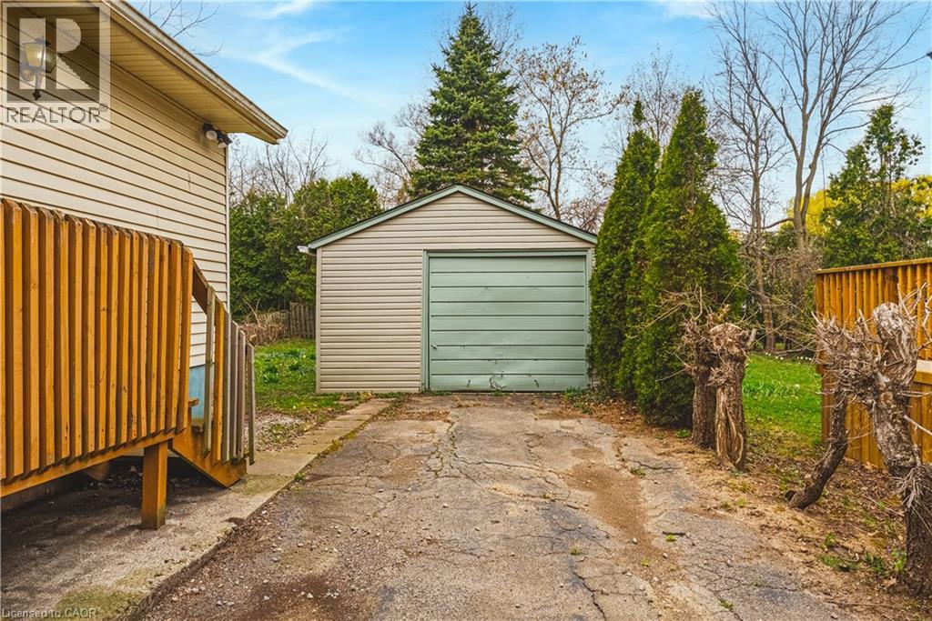 Photo 33 of 70 Hillview Street, Hamilton ON