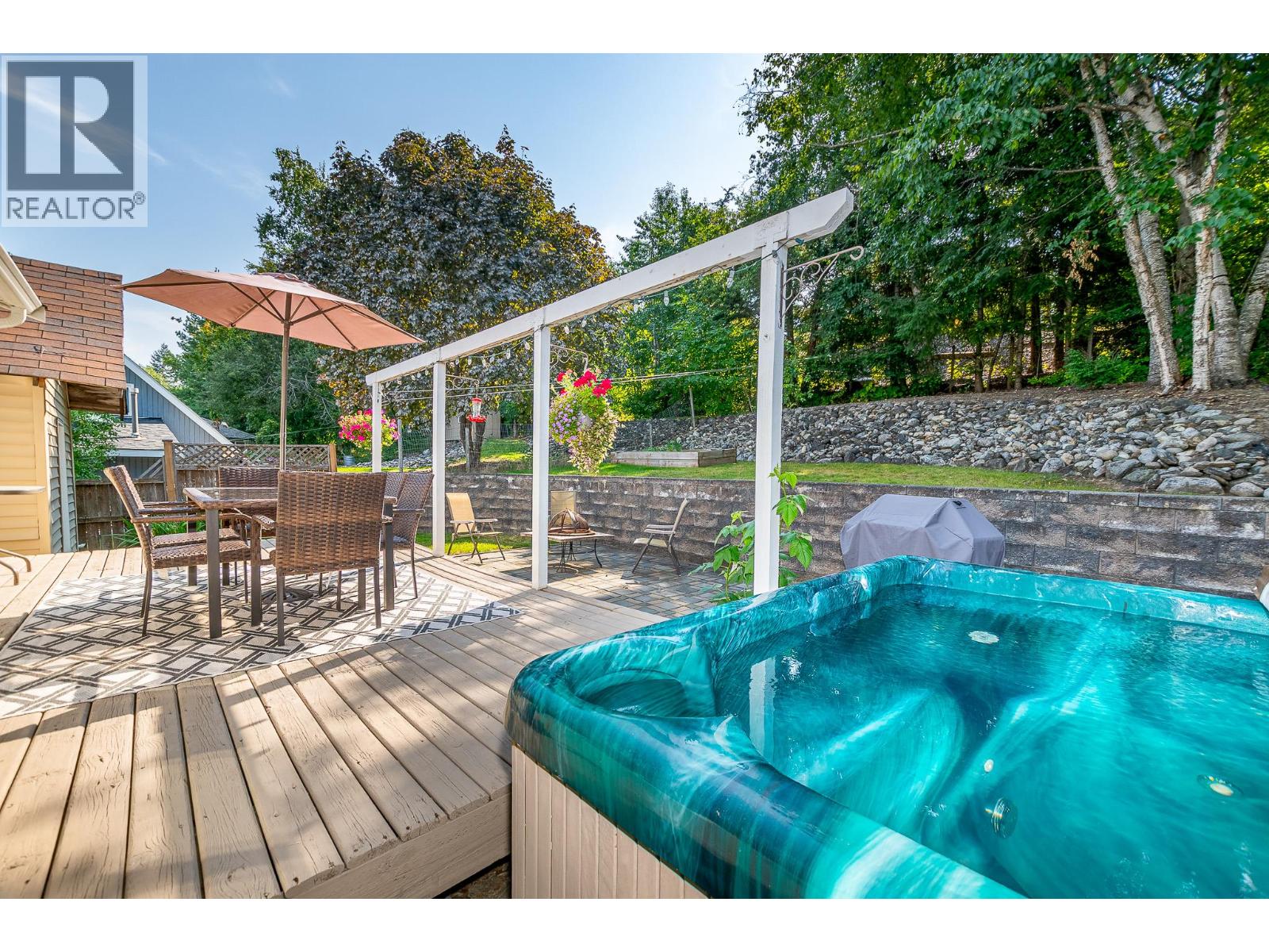 Photo 14 of 1610 16 Avenue Se, Salmon Arm BC