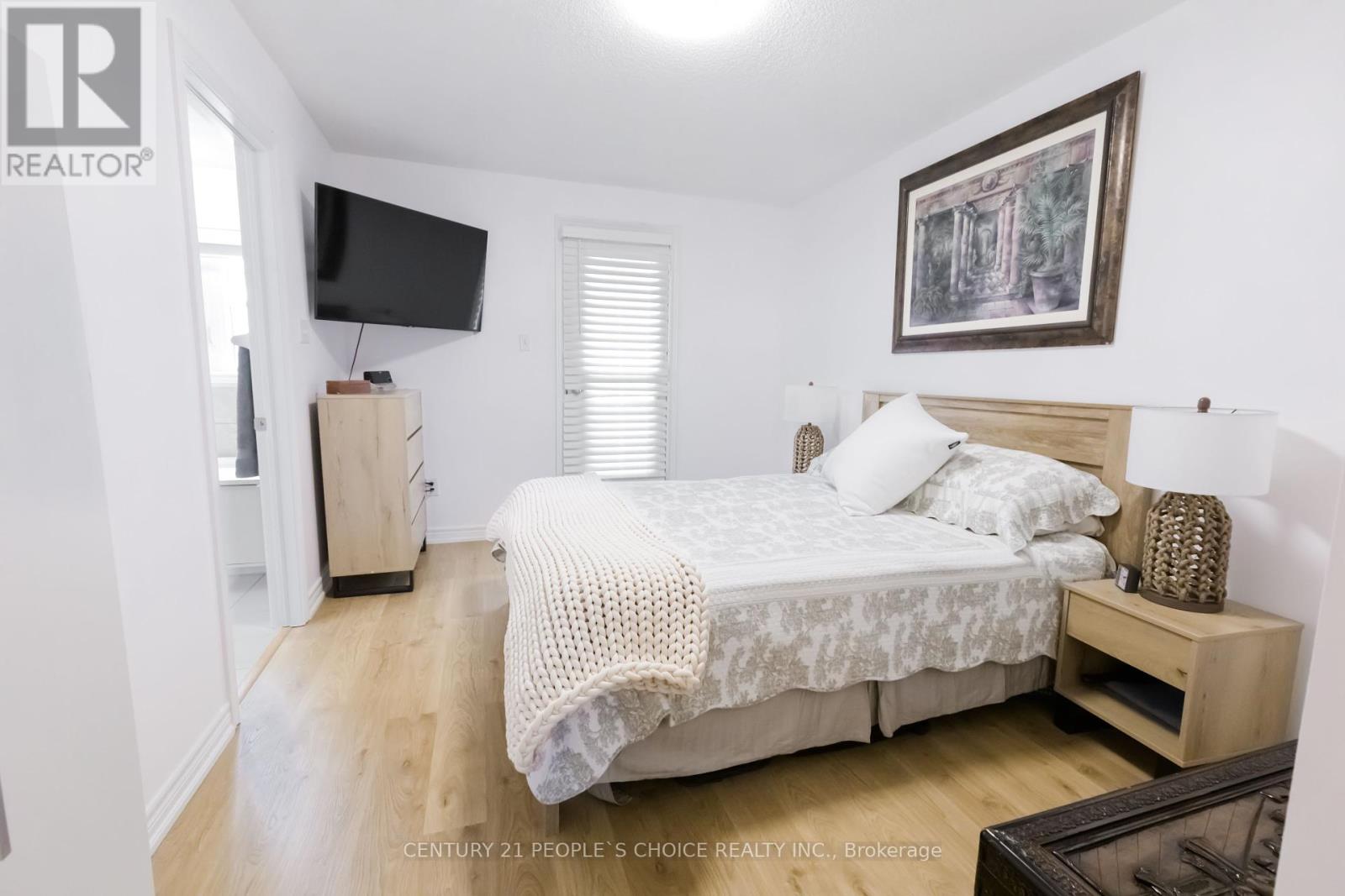 Photo 28 of 102 Roy Grove Way, Markham ON