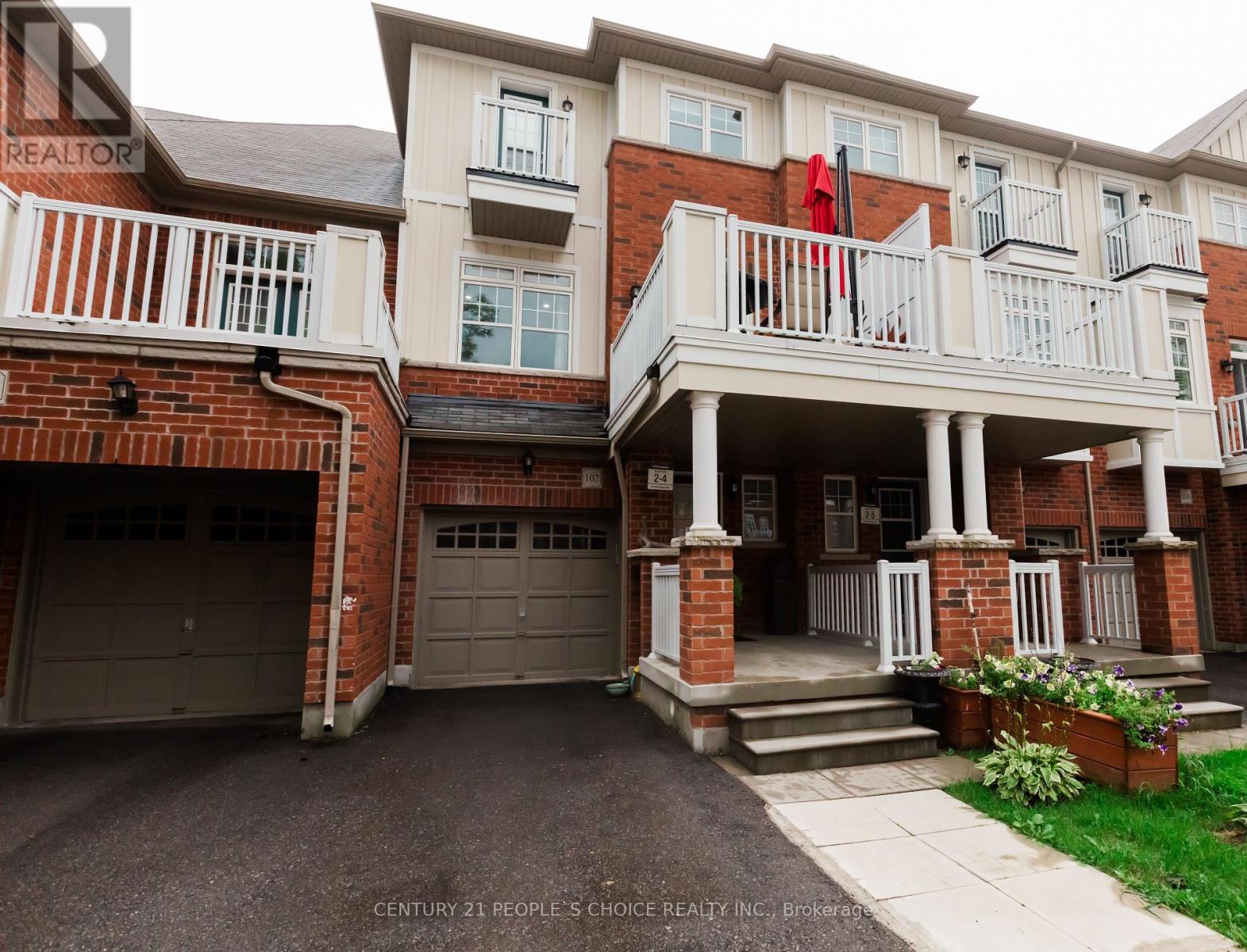 Photo 3 of 102 Roy Grove Way, Markham ON