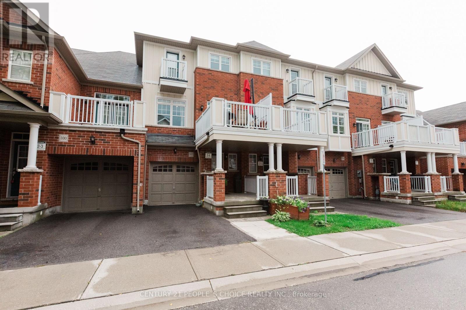 Photo 4 of 102 Roy Grove Way, Markham ON