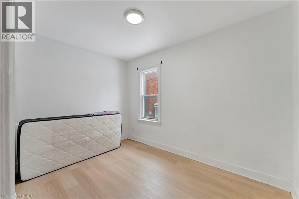 Photo 23 of 14 20 Brubacher Street, Kitchener ON