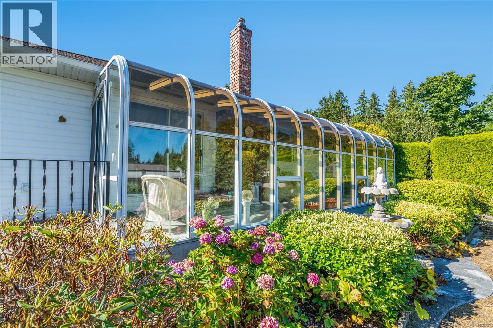 Photo 26 of 219 Sixth Ave W, Qualicum Beach BC