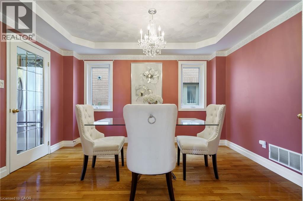 Photo 11 of 6451 Alderwood Trail, Mississauga ON