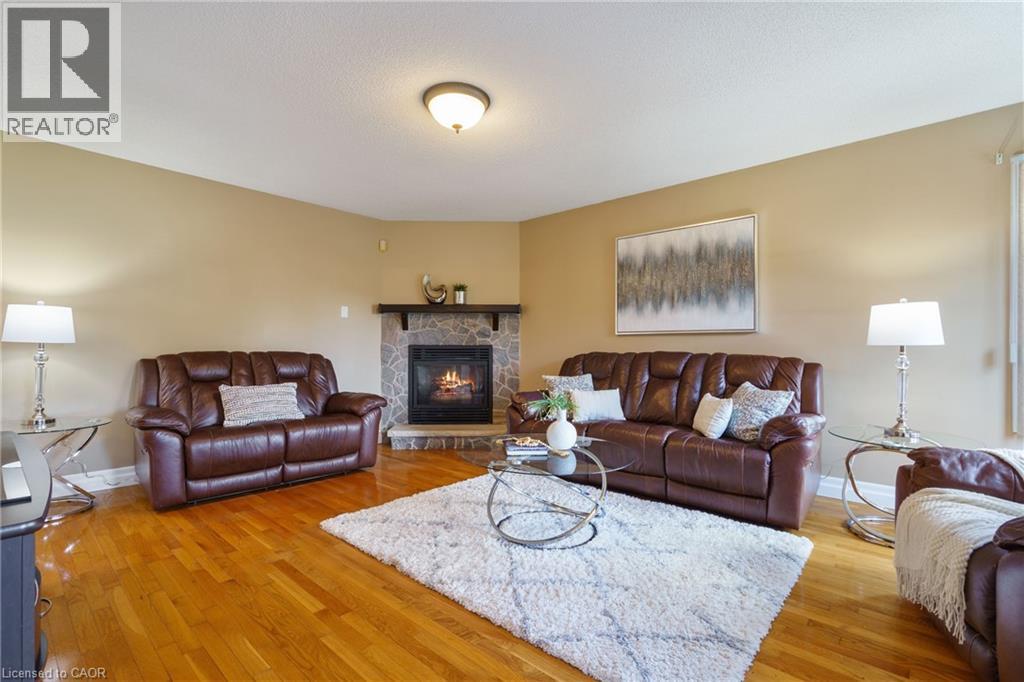 Photo 14 of 6451 Alderwood Trail, Mississauga ON