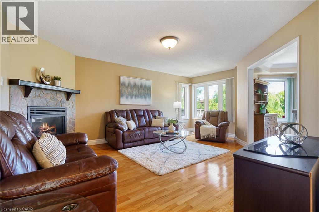 Photo 13 of 6451 Alderwood Trail, Mississauga ON