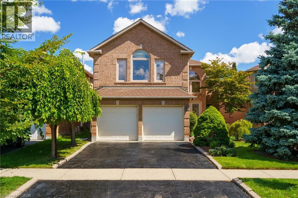 Photo 2 of 6451 Alderwood Trail, Mississauga ON