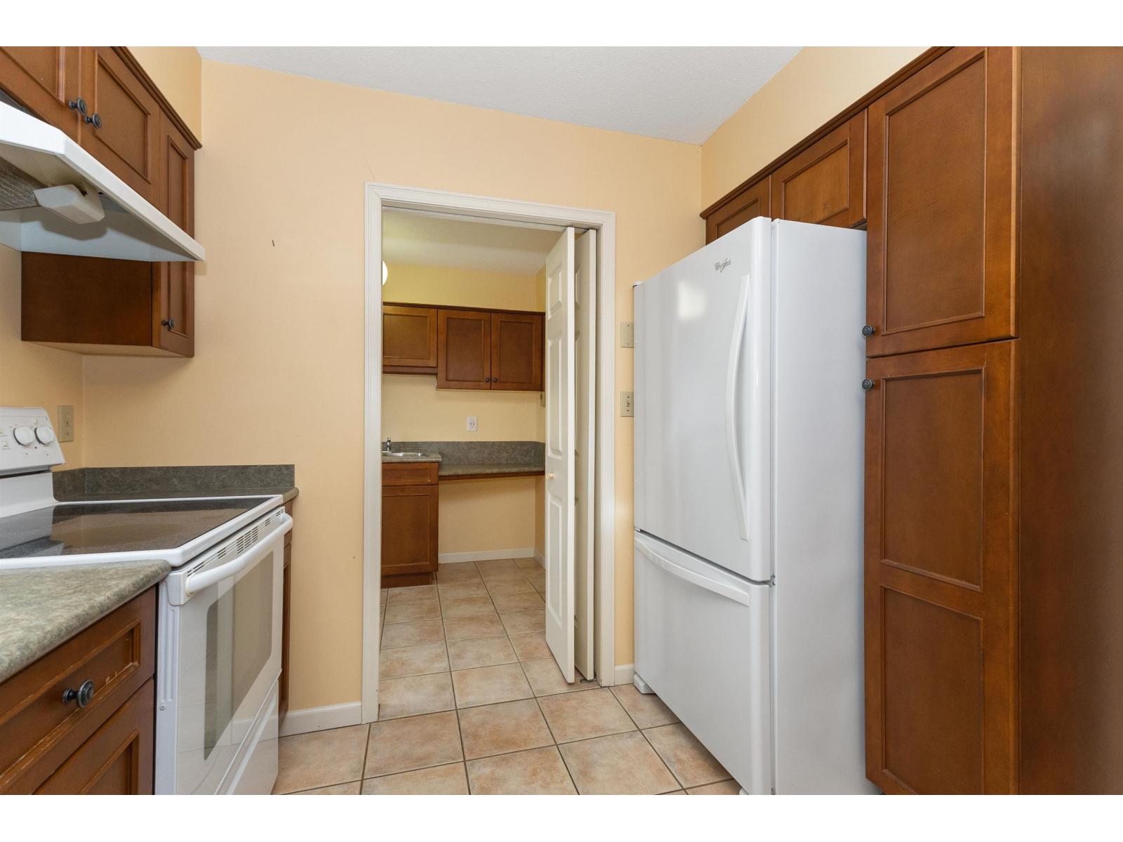Photo 3 of 2241 Bevan Crescent, Abbotsford BC