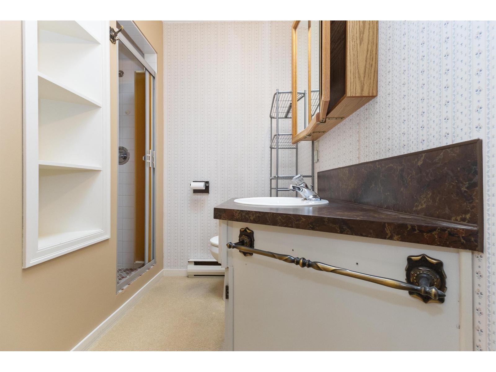 Photo 13 of 2241 Bevan Crescent, Abbotsford BC