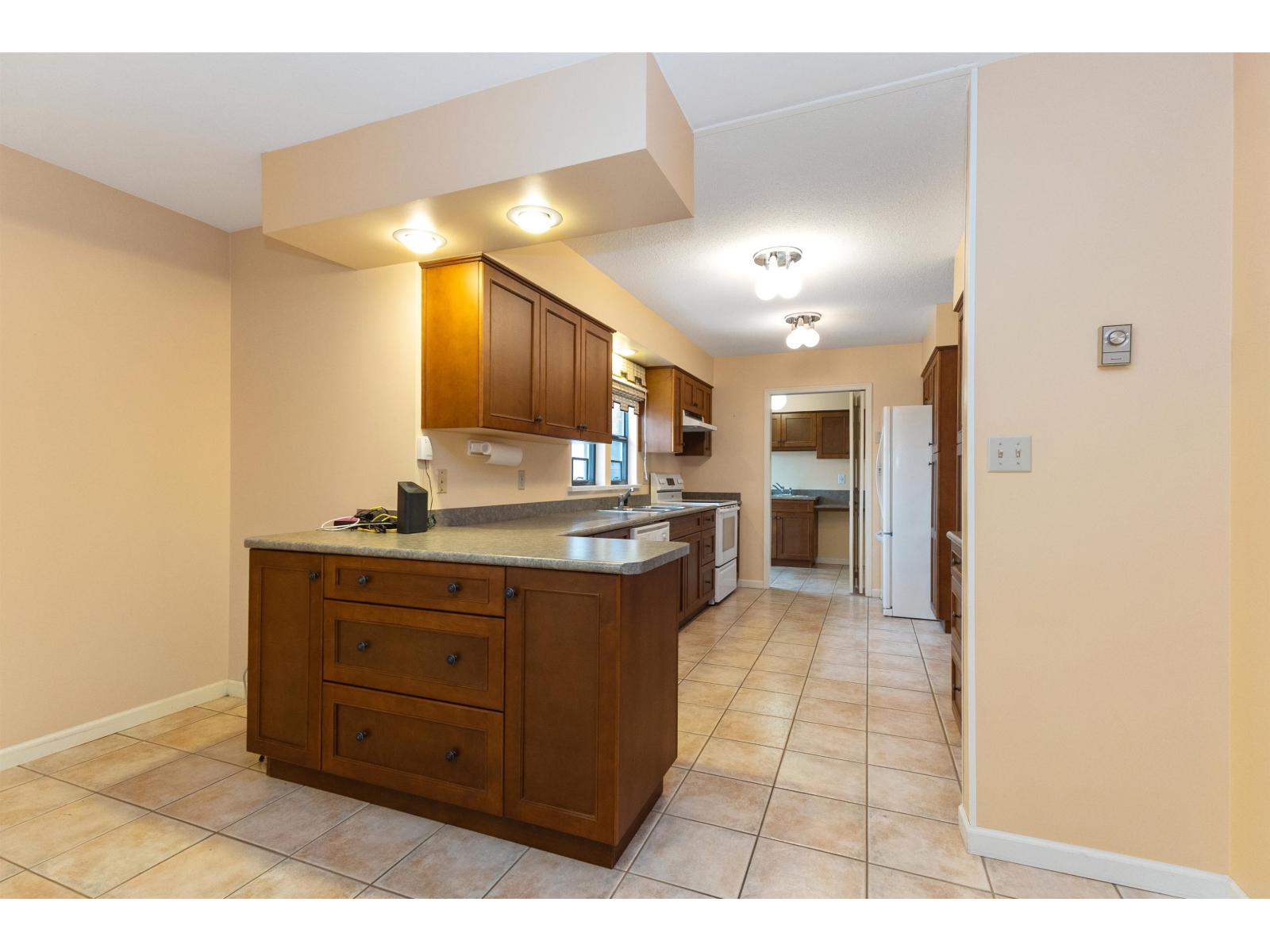 Photo 5 of 2241 Bevan Crescent, Abbotsford BC