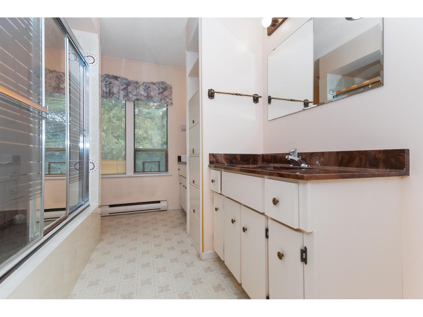 Photo 16 of 2241 Bevan Crescent, Abbotsford BC