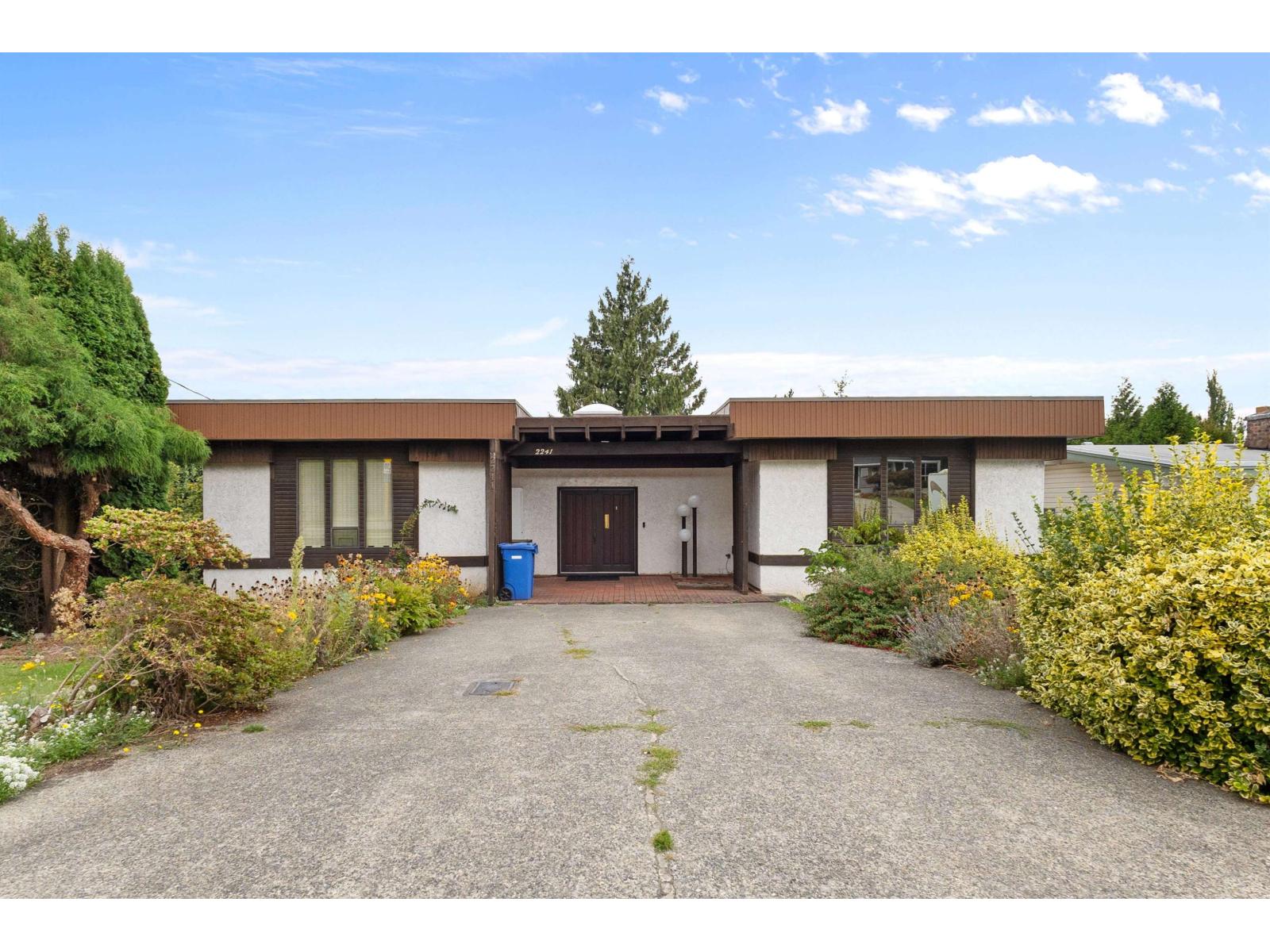 Photo 1 of 2241 Bevan Crescent, Abbotsford BC