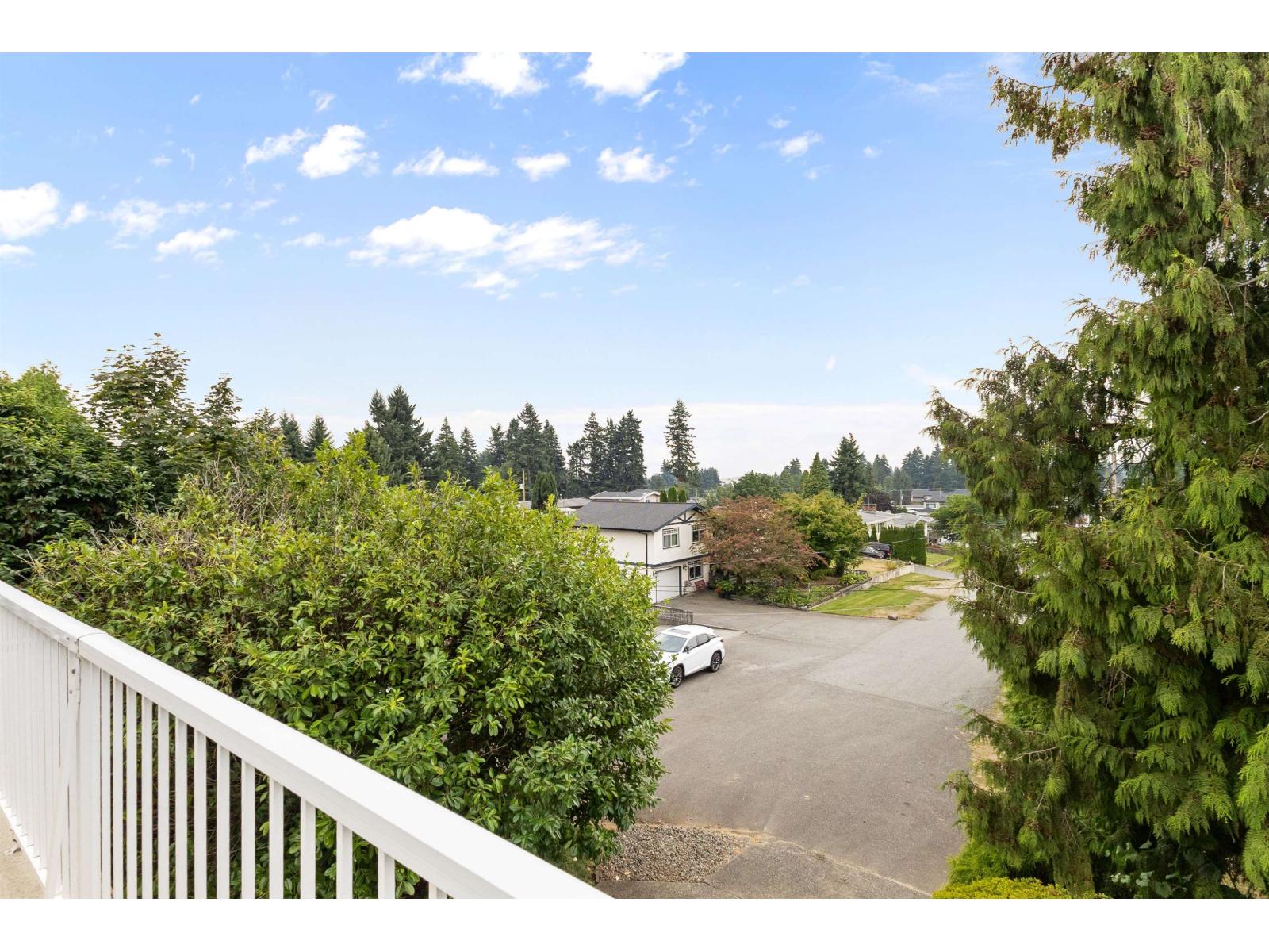 Photo 33 of 2241 Bevan Crescent, Abbotsford BC