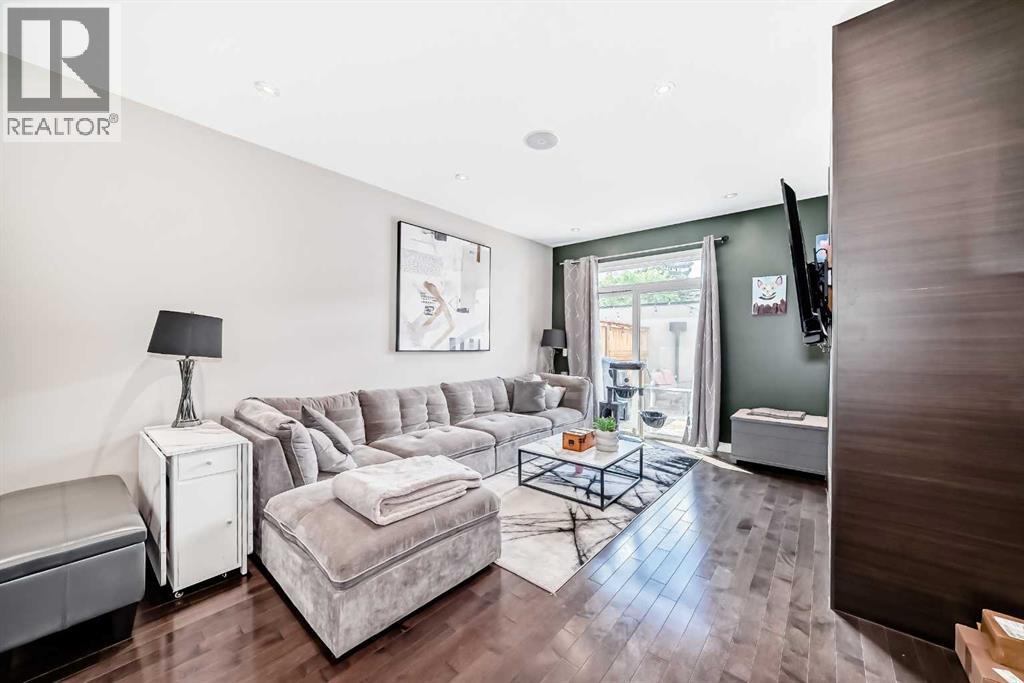 Photo 12 of 2 1741 36 Avenue Sw, Calgary AB