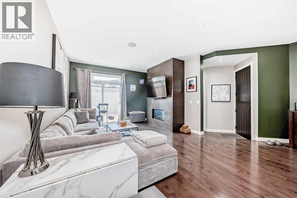 Photo 13 of 2 1741 36 Avenue Sw, Calgary AB