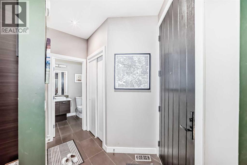Photo 4 of 2 1741 36 Avenue Sw, Calgary AB