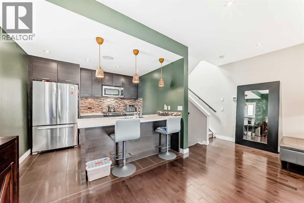 Photo 7 of 2 1741 36 Avenue Sw, Calgary AB