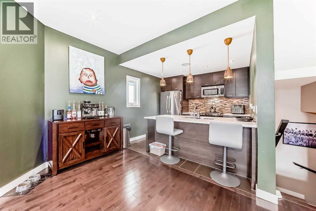 Photo 5 of 2 1741 36 Avenue Sw, Calgary AB