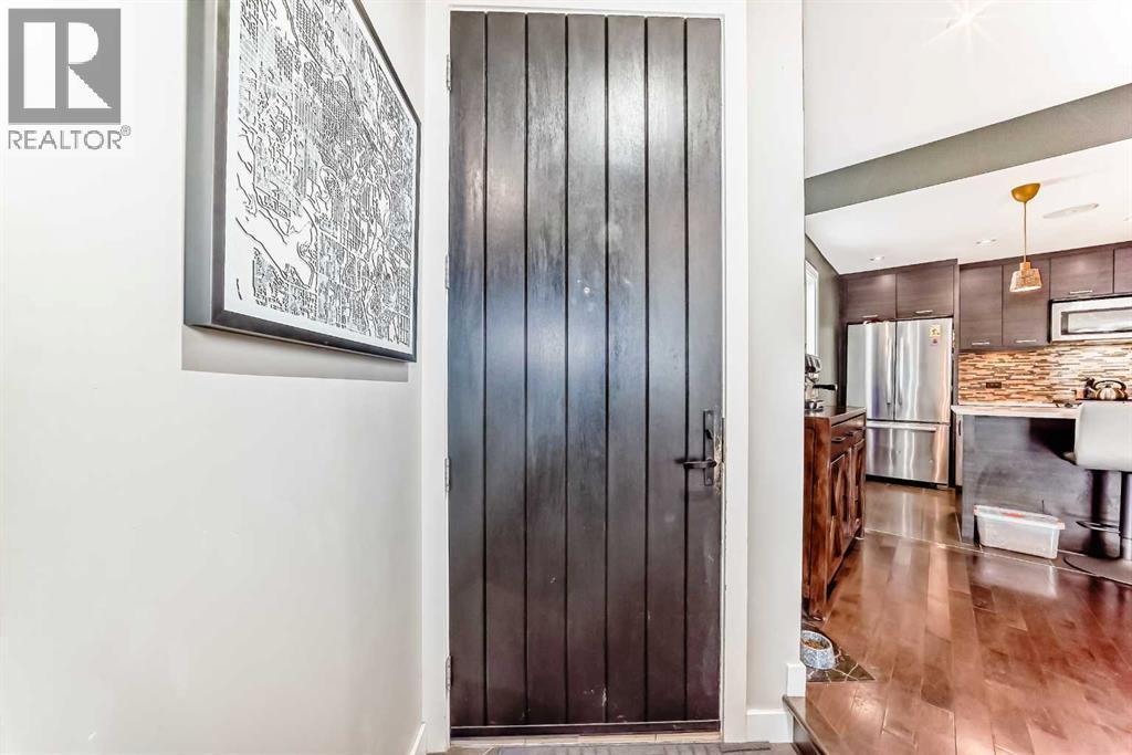 Photo 3 of 2 1741 36 Avenue Sw, Calgary AB
