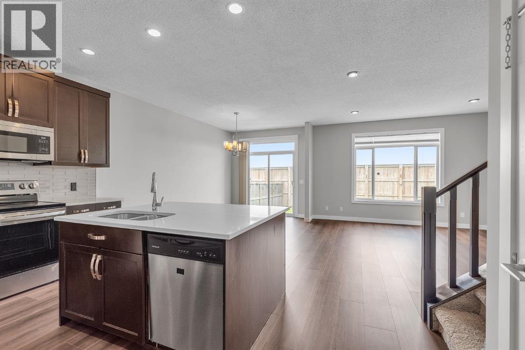 Photo 5 of 253 Panton Way Nw, Calgary AB