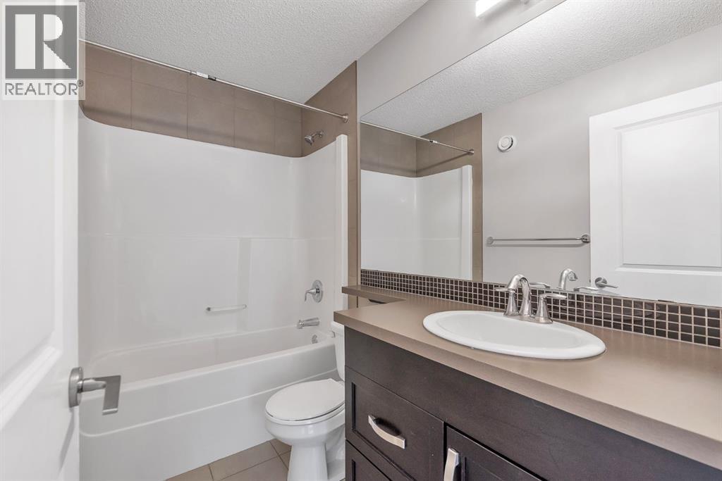 Photo 24 of 253 Panton Way Nw, Calgary AB