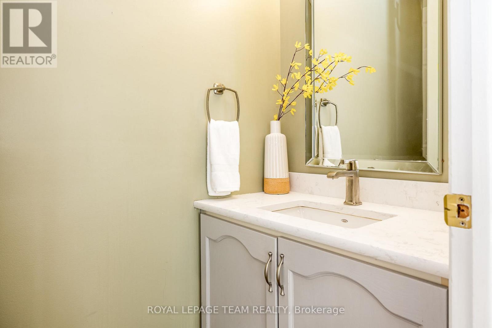 Photo 20 of 30 Halley Street, Ottawa ON