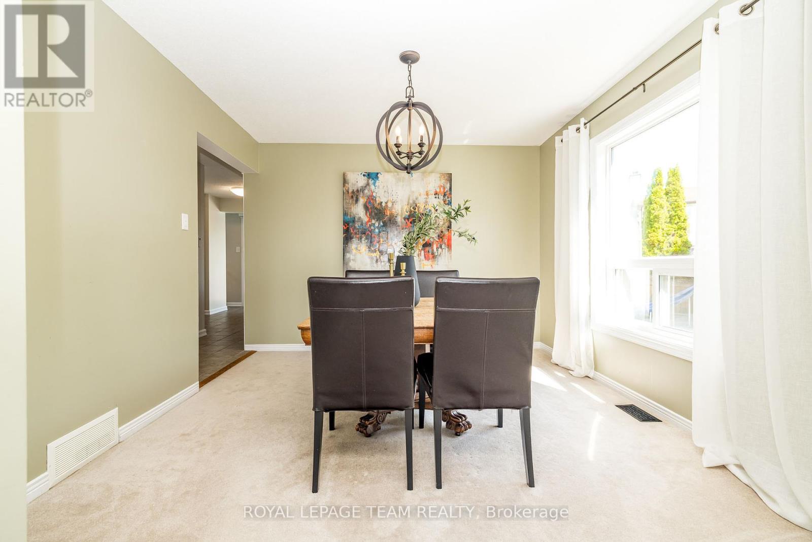 Photo 8 of 30 Halley Street, Ottawa ON