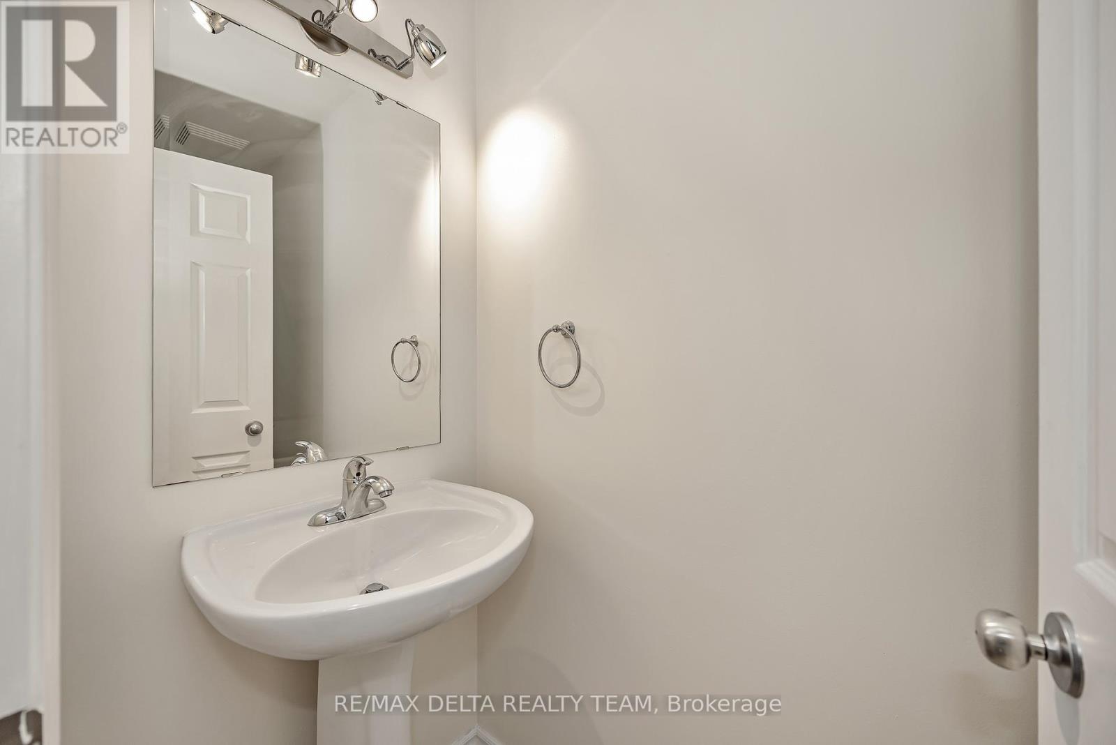 Photo 12 of 189 Tapley Place, Ottawa ON
